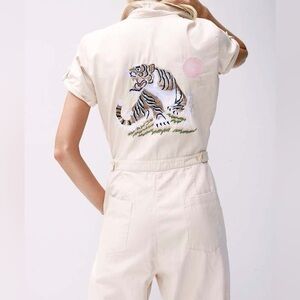 Stylish Cream Jumpsuit with Tiger Embroidery